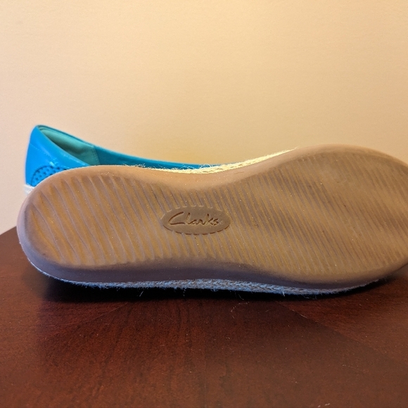 Clarks Women's Turquoise Flats - Picture 4 of 5